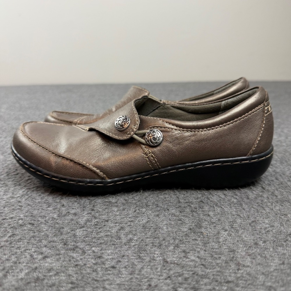 Clarks Loafers Women's 7M Bronze Metallic Leather Slip On Button Detail 68766